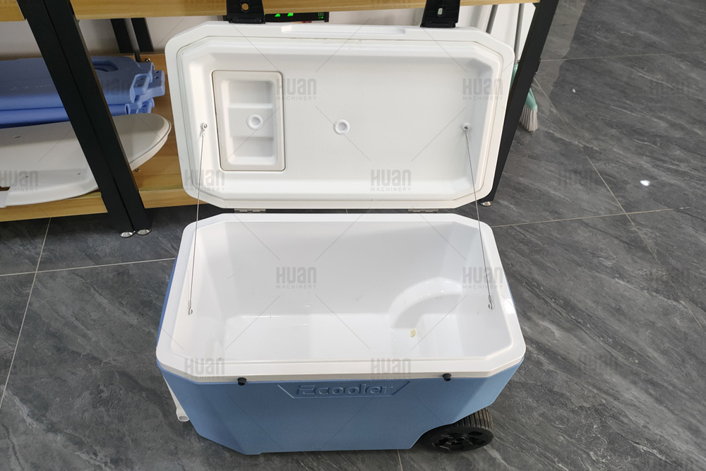 Plastik İzolasyon Can Soğutucu Kutu Şişirme Makinesi